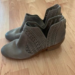Vince Camuto leather grey/tan ankle booties